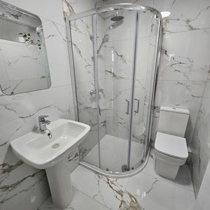 SHOWER ROOM- click for photo gallery